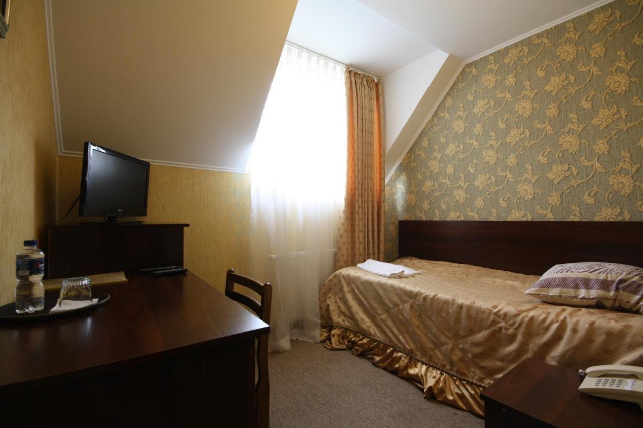 Motel Korona Mostyska Esterno foto