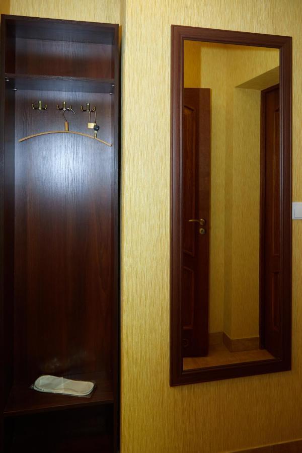 Motel Korona Mostyska Esterno foto