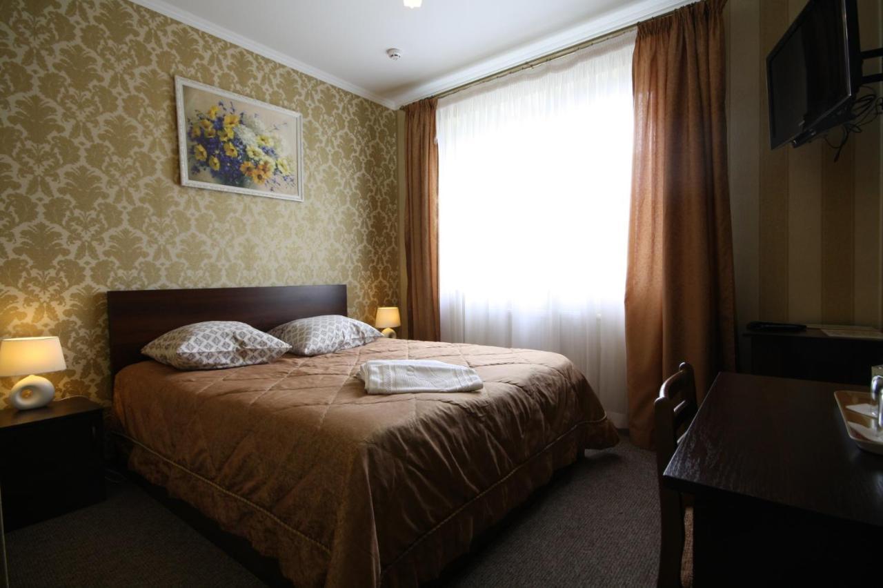 Motel Korona Mostyska Esterno foto