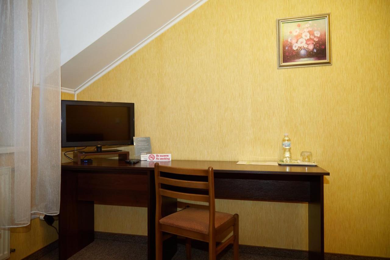 Motel Korona Mostyska Esterno foto