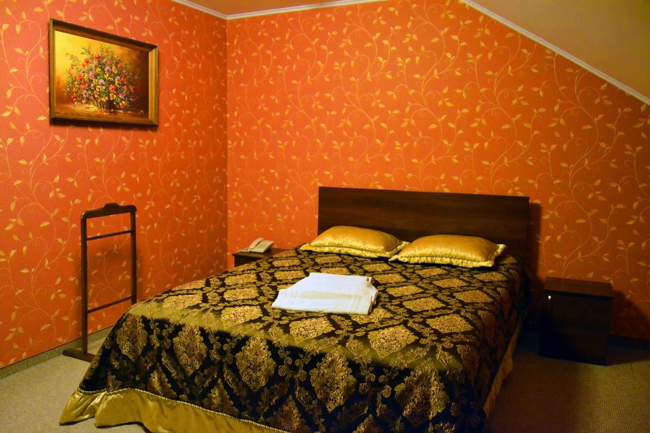 Motel Korona Mostyska Esterno foto